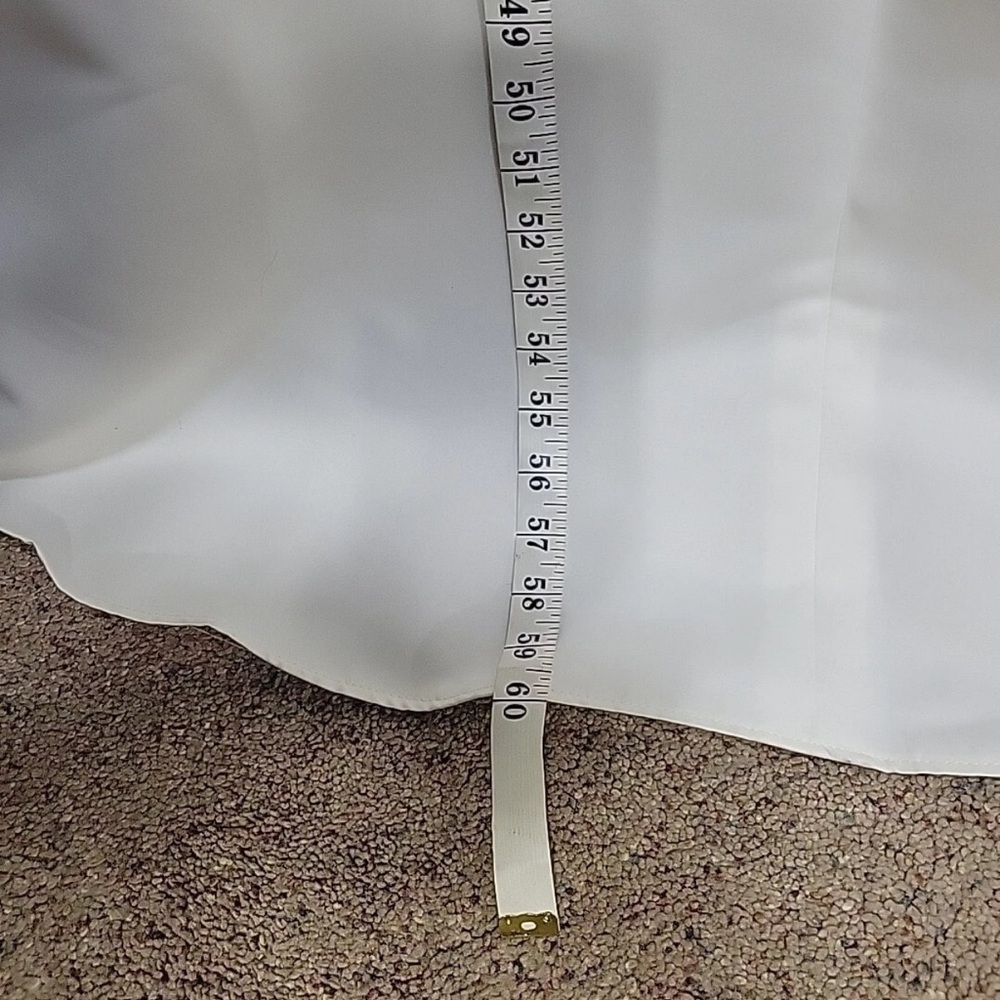 Elegant White Pleated Dress - Picture 13 of 16